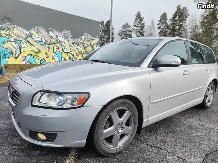 Myydään Volvo V50 1.6DI 2010