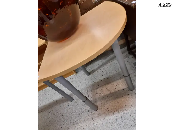 Säljes Hörnbord