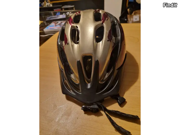 Säljes Cykel hjälm s/m 52-57