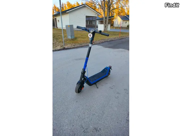 Säljes NIU KICK SCOOTER KQi3