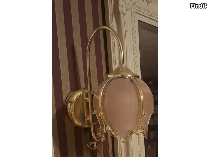 Myydään KISSANKELLO LAMPETTER OCH FÖNSTERLAMPA