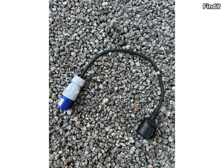 Säljes CEE-SCHUKO SKARVSLADD/ADAPTER