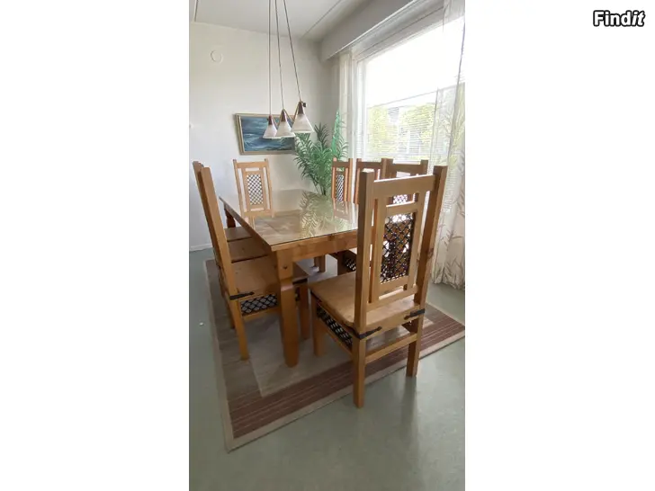 Myydään 8 hengen täyspuinen ruokailuryhmä