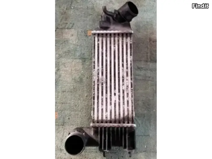 Myydään Välijäähdytin etuvilkkut takaumpio