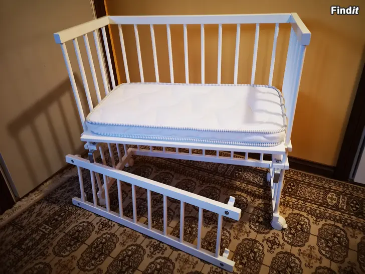 Säljes Bedside crib