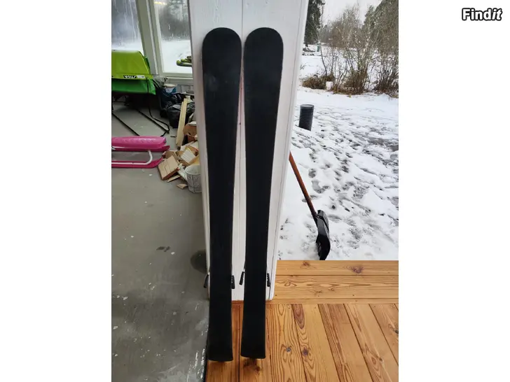 Säljes Slalomskidor