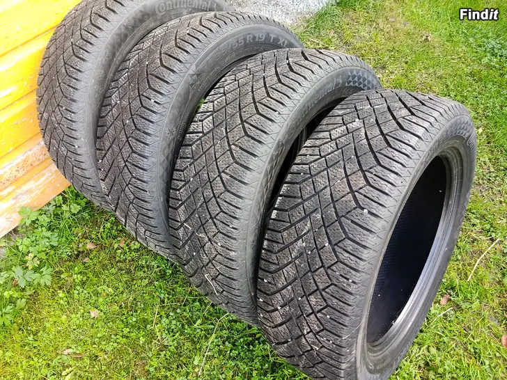 Säljes 235/55-19 kitkarenkaat friktionsdäck