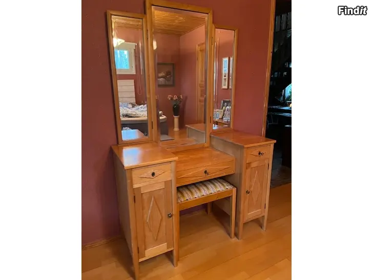 Säljes Antiikkinen peilipiironki