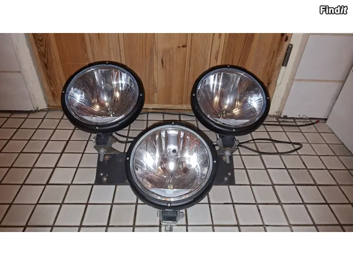 Myydään HELLA Rallye 3003 lisävalot