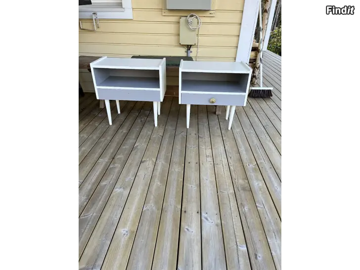Säljes Nattduksbord