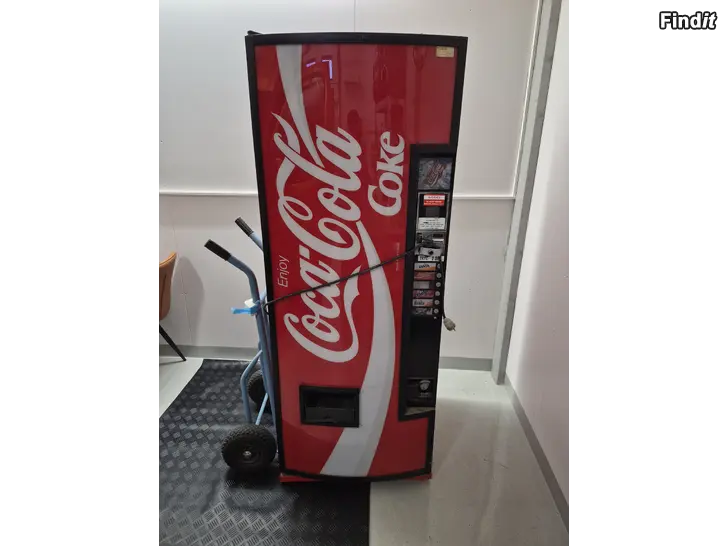 Myydään Myydään Coca-Cola. Automaatti. Toimii ja pelaa