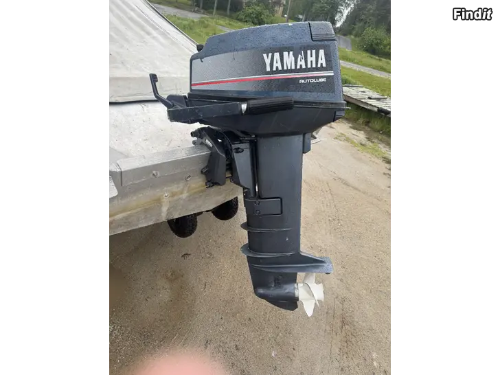 Myydään Yamaha 20hv autolube -91