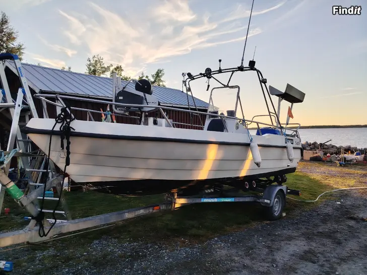 Säljes Fiskebåt/ transportbåt Säljes Fiskebåt/ transportbåt