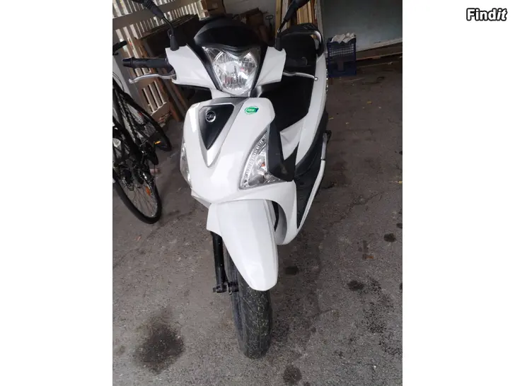 Säljes vespa sym