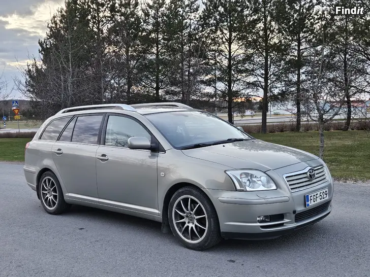 Myydään Toyota Avensis 1.8i -04