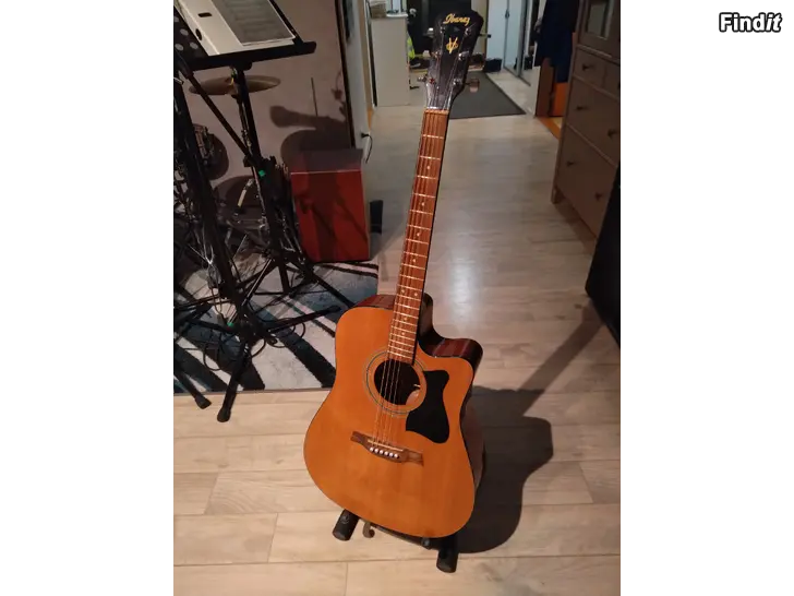 Myydään Ibanez kitara