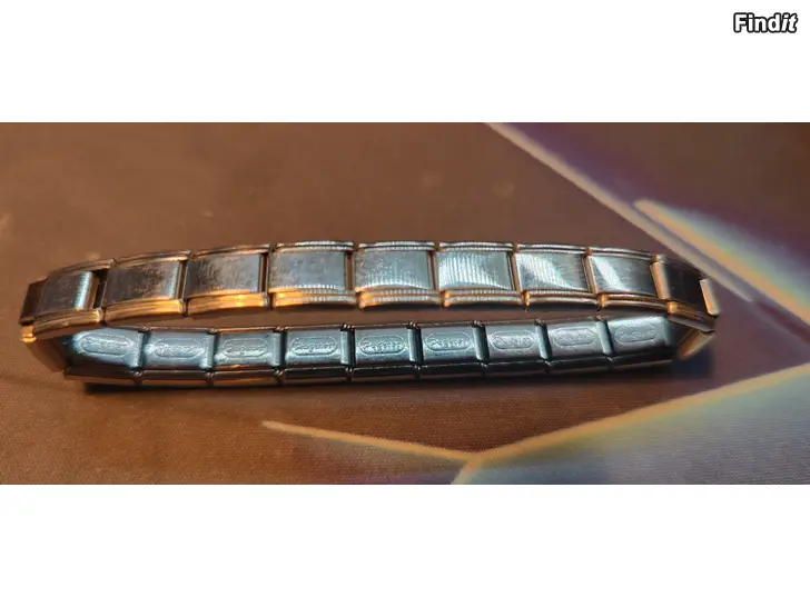 Säljes Armband, stretch, stål