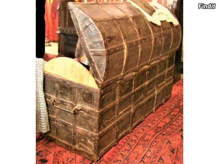 Myydään 1400- luvun arkku Englannista
