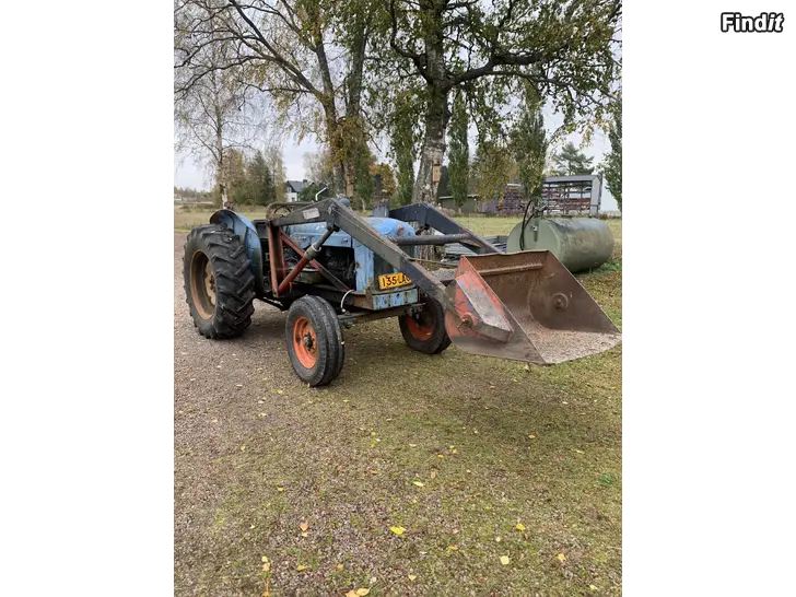 Myydään Fordson Power major + vilske 1000 etukuormaaja