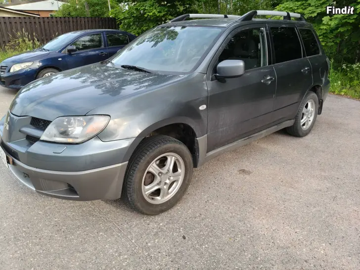 Myydään Mitsubishi Outlander Outlandee 2.0L 2004 255000km Harmaa
