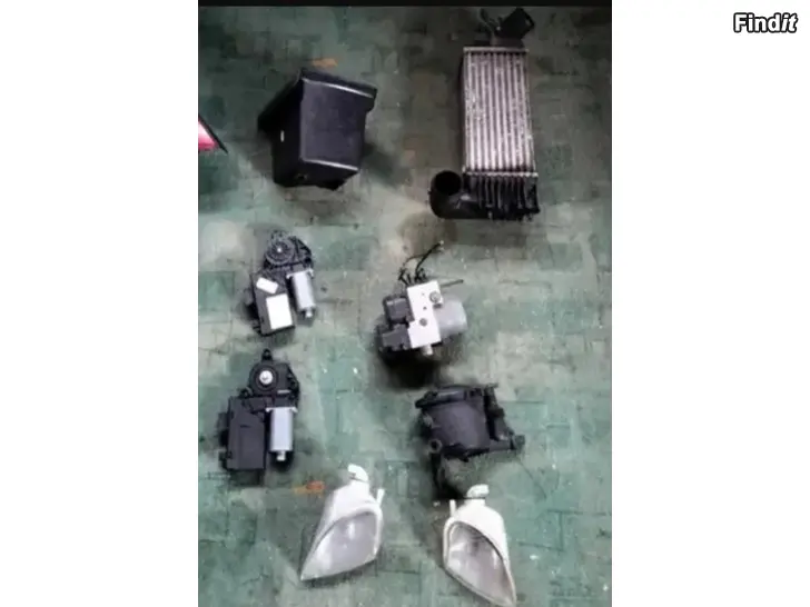 Säljes Välijäähdytin takakonttiin laatikko etuvilkkut