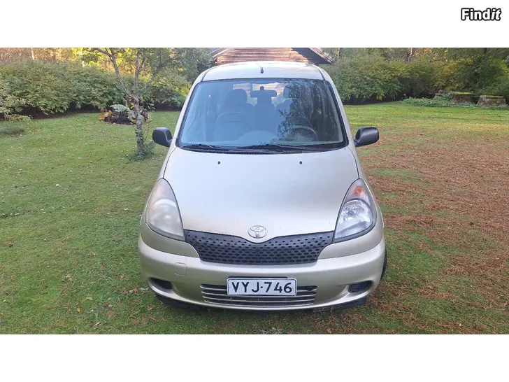 Säljes TOYOTA YARIS VERSO VTTI 1.5