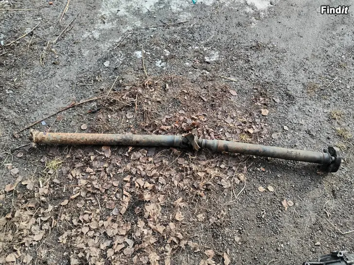 Myydään Mercedes-Benz W210 kardaani