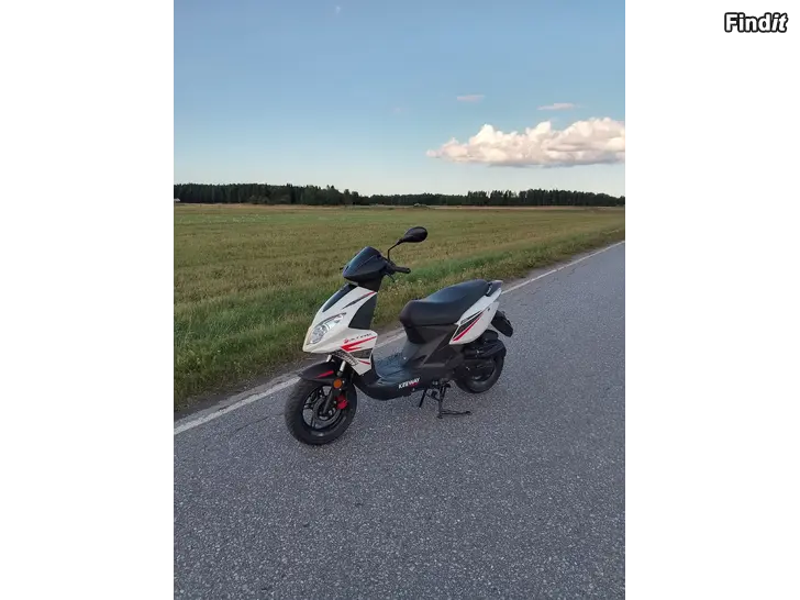 Myydään Keeway 50 4-T Fact Evo Efi