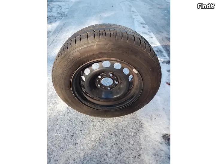 Myydään BMW kesärenkaat
