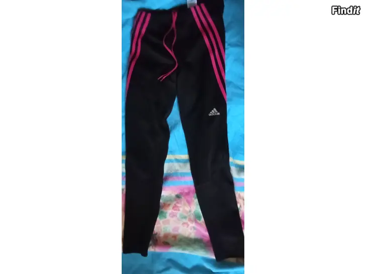 Myydään Adidas Vaatetta