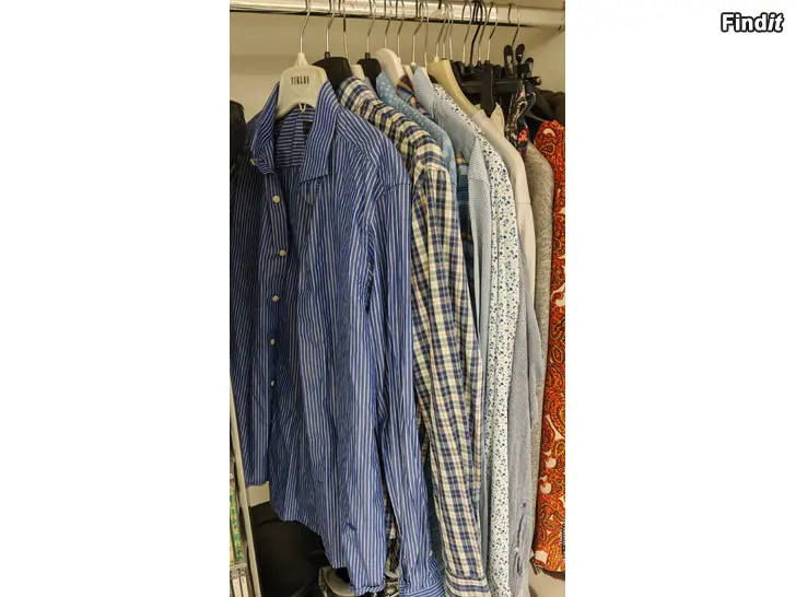 Myydään Merkkipaitoja M-L kokoisia