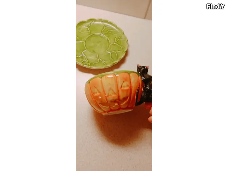 Myydään Halloween Astiasto
