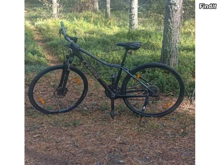 Myydään Trek pyörä