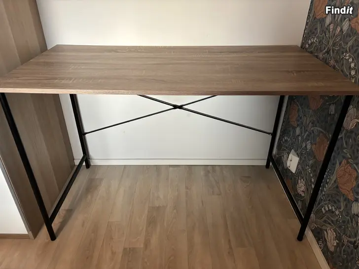 Säljes Skrivbord
