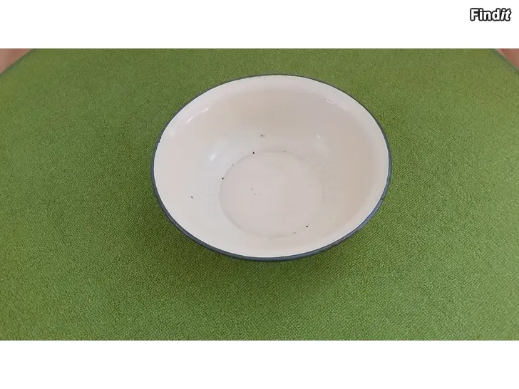 Myydään Pieni vintage Emalivati halkaisija 30cm  -hinta 5e
