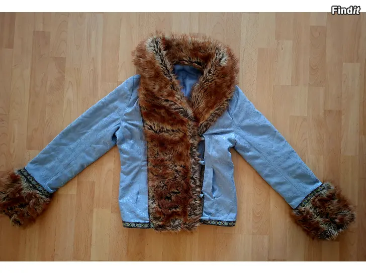 Myydään Myydään talvi/välikausitakki tekoturkissomistein