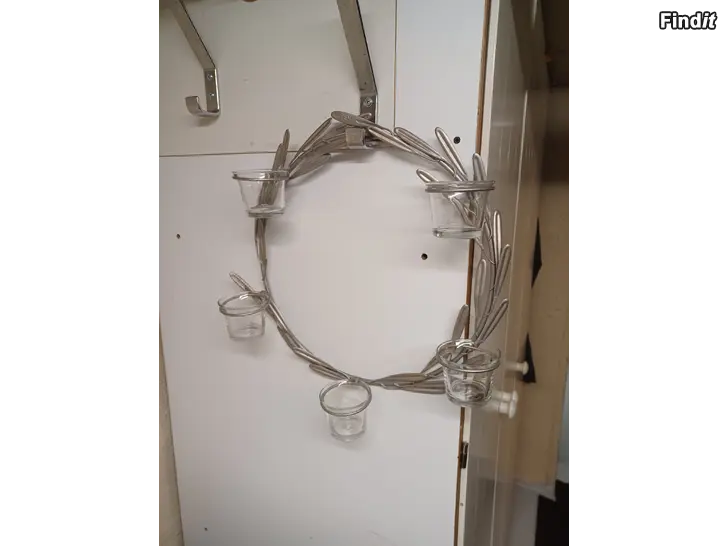 Myydään Pentik seinäkranssi