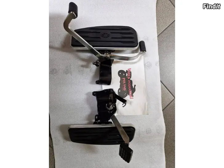 Ostetaan OSTETAAN Yamaha XVS1100 DragStar / V-Star 1100 floorboardit ja jalkahallintalaitteet