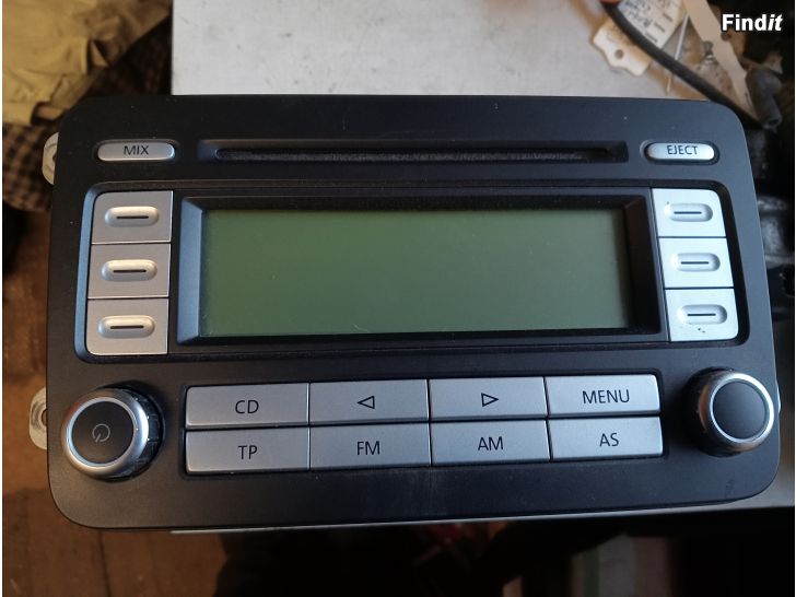 Myydään VW Golf Plus 2006 radio Grundic RCD 300