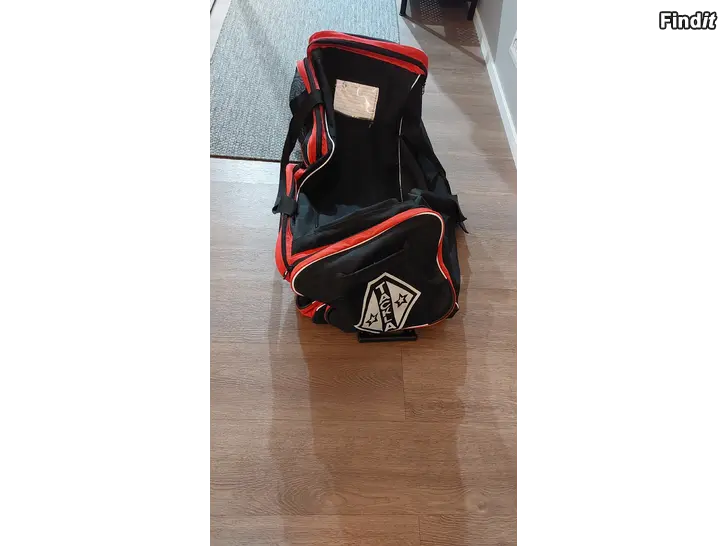 Säljes Hockey-väska och utrustning Jr