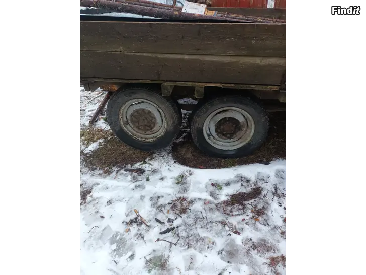 Säljes Gammal traktorkärra