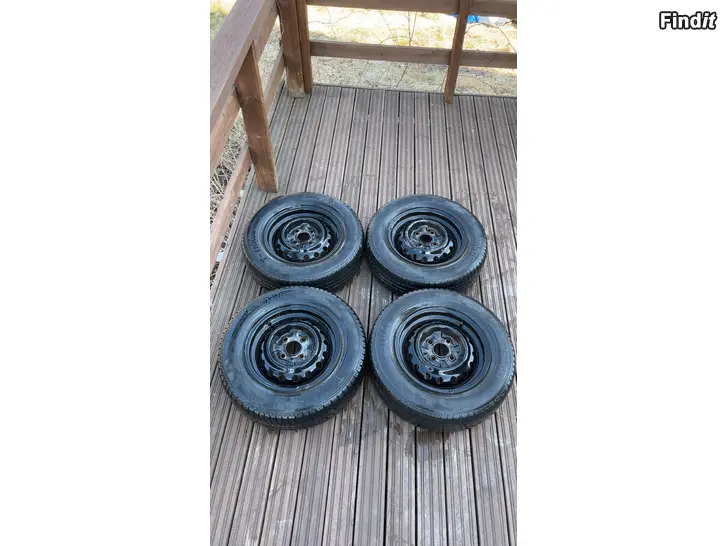 Säljes Nissanin Peltivanteet