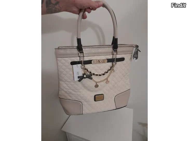 Säljes Käsilaukkuja