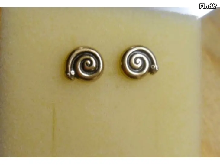 Myydään Kalevala Vaskikäärme korvakorut pronssi