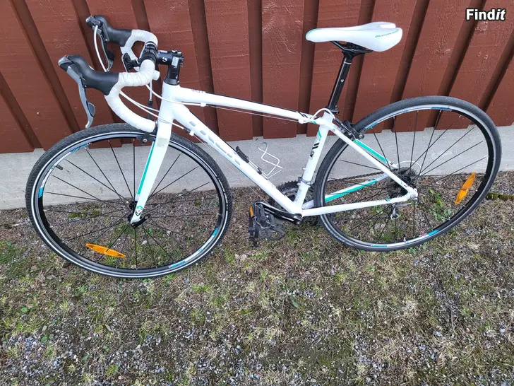 Myydään Landsvägscykel Trek