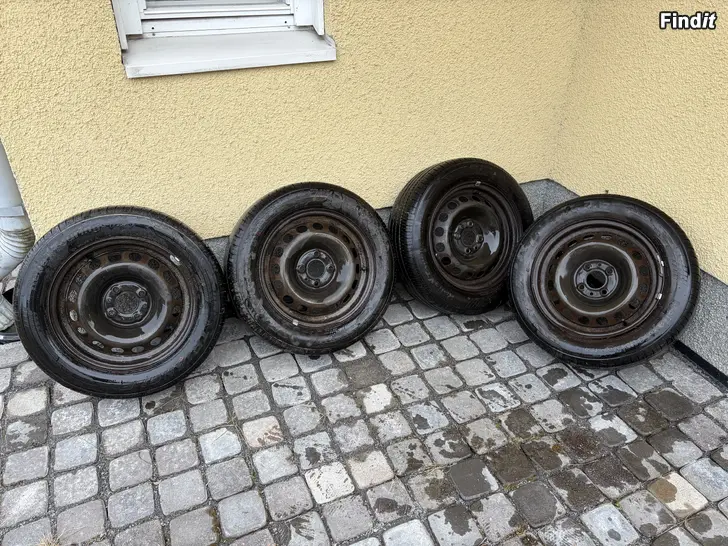 Säljes Fiat Punto sommardäck +fälgar