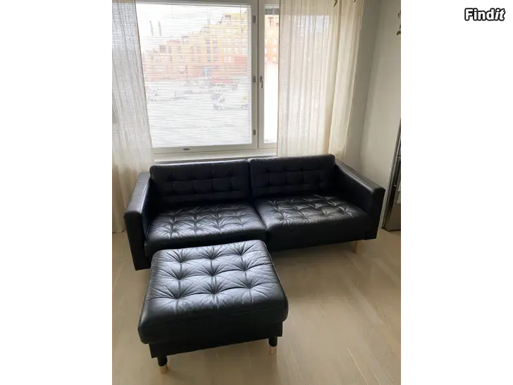 Säljes Landskrona 3-sitssoffa och fotpall