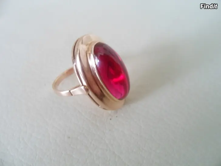 Myydään Kultasormus 5,7g koko 17,5 1970-luvulta