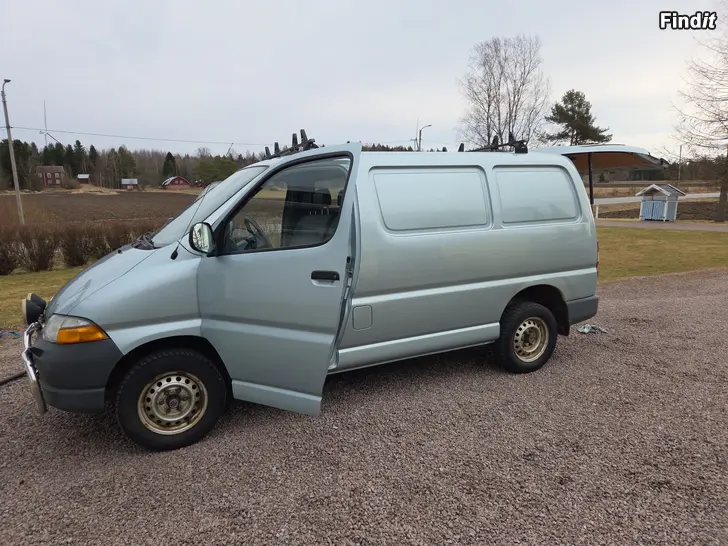 Säljes Totota Hiace kort modell