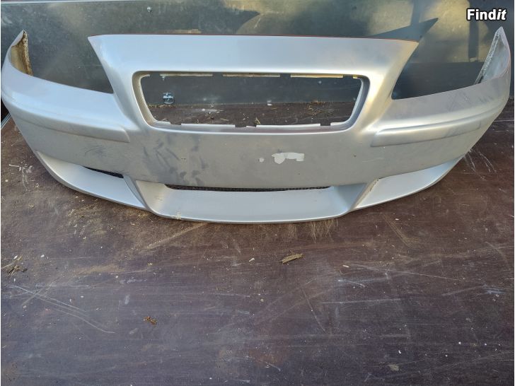 Myydään Volvo Evolve etupuskuri S60/V70